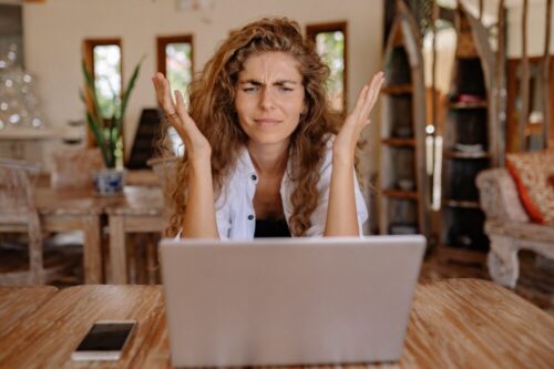 women looking laptop